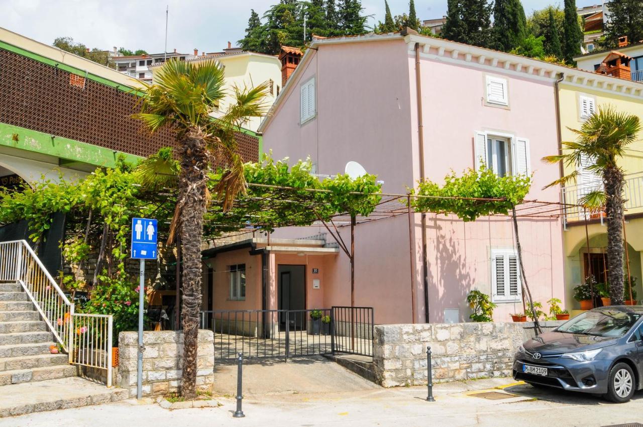 Apartman Gulliver In The Center, 10 Meters From The Sea With Private Parking In Natural Shade Rabac Luaran gambar
